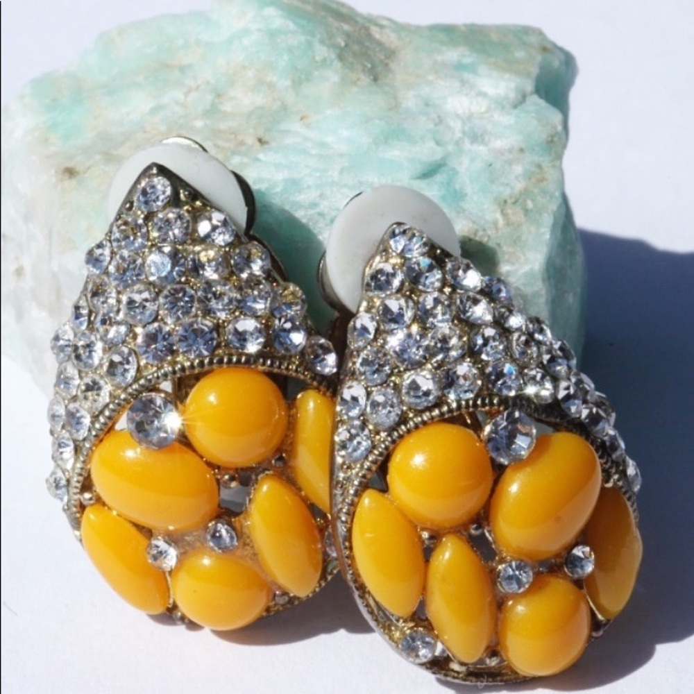Earring clip on